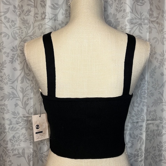 Cropped Tank Top - Picture 2 of 4